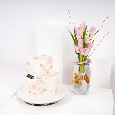 Laviviane Floral Wedding Cake | Pink Tulips