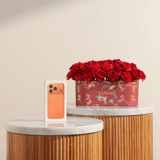 Apple iPhone 17 Pro Cosmic Orange 256GB | Heart's Red Warmth Flower Box