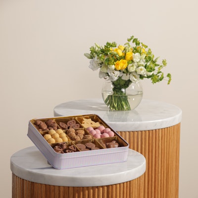 صندوق الشوكولاتة من جيس بيكري | زهور الشروق