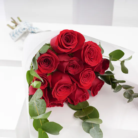 Hanoverian Mix Brand Chocolate Box | 12 Red Roses Bouquet