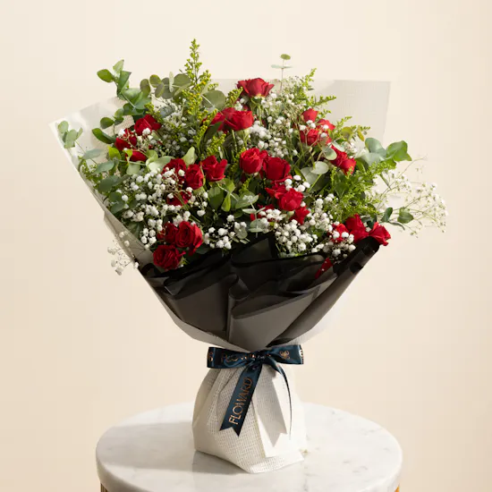 Classic Romantic Flowers Bouquet