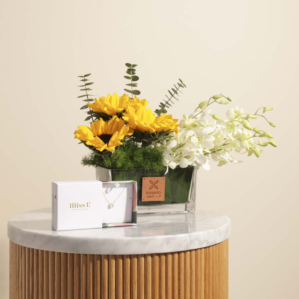 سلسلة للأطفال من مس ال من لازوردي | فازة زهور أنيقة