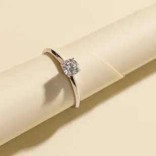 Damas Gaia Diamond Ring