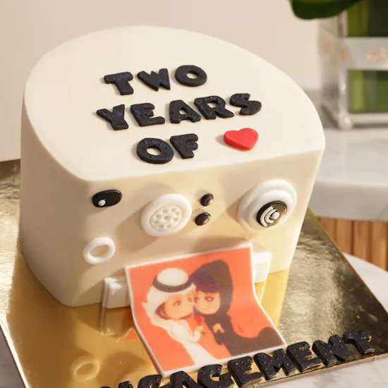 Floward Personalized Photo White Camera Cake | Garden Glow Flowers Vase