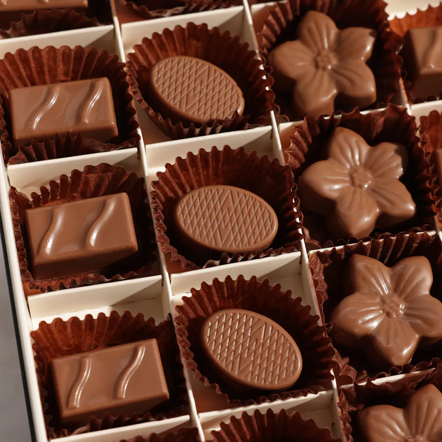 Floward Mix Medium Chocolate Box 5