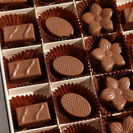 Floward Mix Medium Chocolate Box
