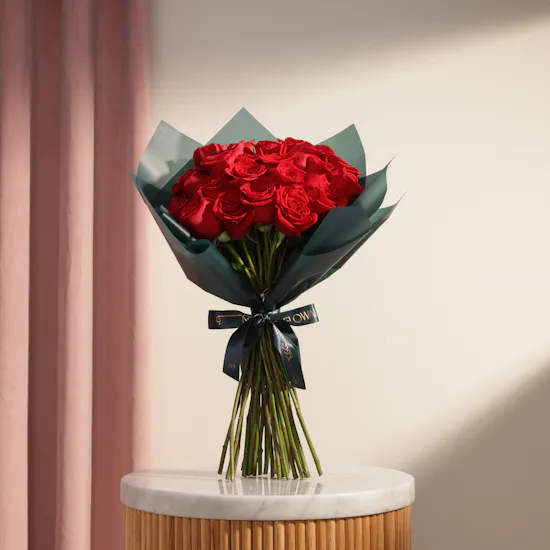 Red Petals of Love Bouquet | 25 Flowers