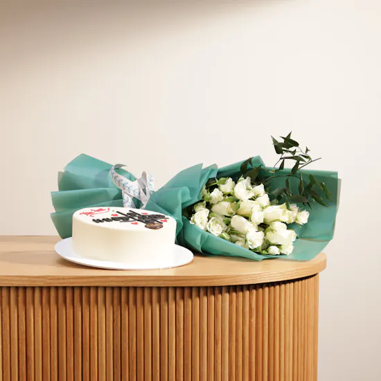 Crumbles Father Cake | White Flowers