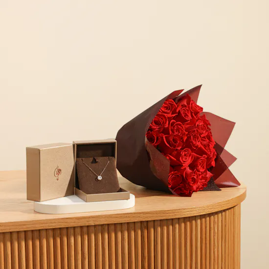 Kooheji Jewellery Omnia Rose Gold Necklace | Romantic Flowers Bouquet