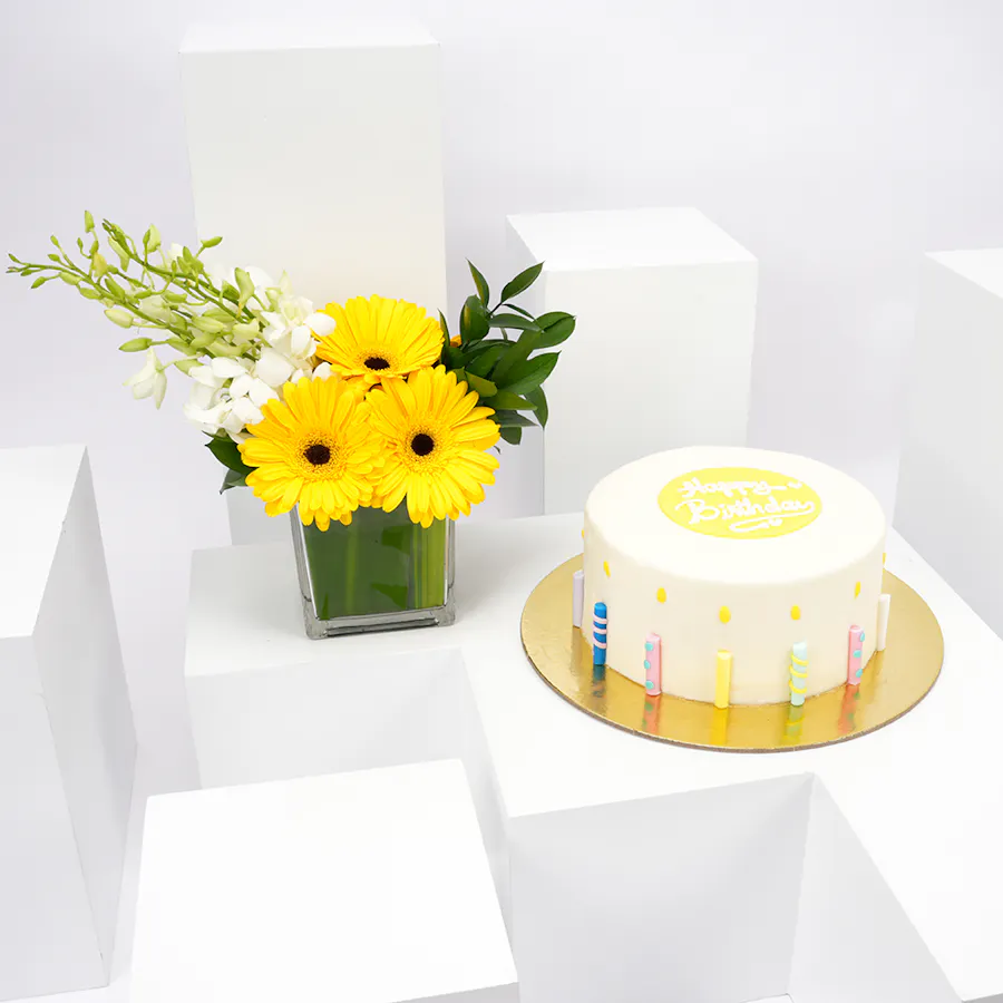 Helen's Birthday Cake | Delightful Vase 1