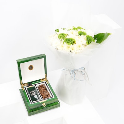 Saad Bashammakh Box with Flower Bouquet