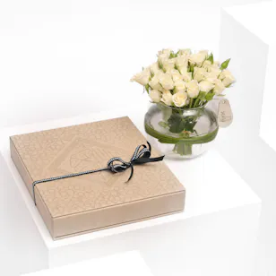 Floward Quran and misbaha Gift Box | White Roses Vase 