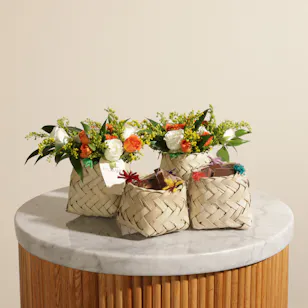Floward Chocolates | Refined Details Flowers Basket Floward Chocolates | Refined Details Flowers Basket