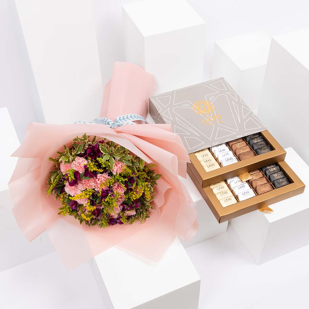 شوكلاتة ليفو 80 قطعة مع باقة ورد