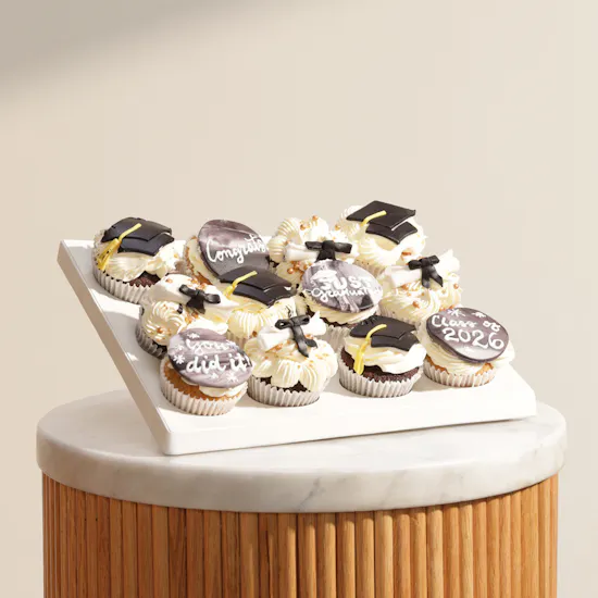 Floward Cap & Diploma Celebration Cupcakes
