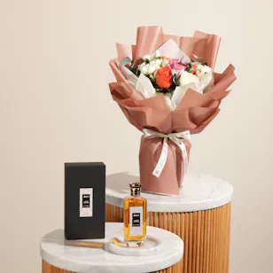 عطر مهيب للجنسين من أصغر علي | باقة زهور أنيقة عطر مهيب للجنسين من أصغر علي | باقة زهور أنيقة