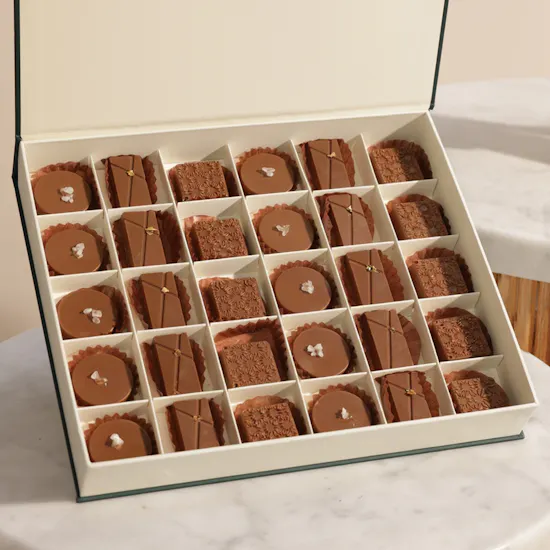 Floward Luxurious Chocolate Medium Box | Best Dad Flower Bouquet