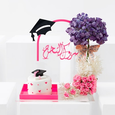 Floward Graduation Pink Cake | Flowers 
