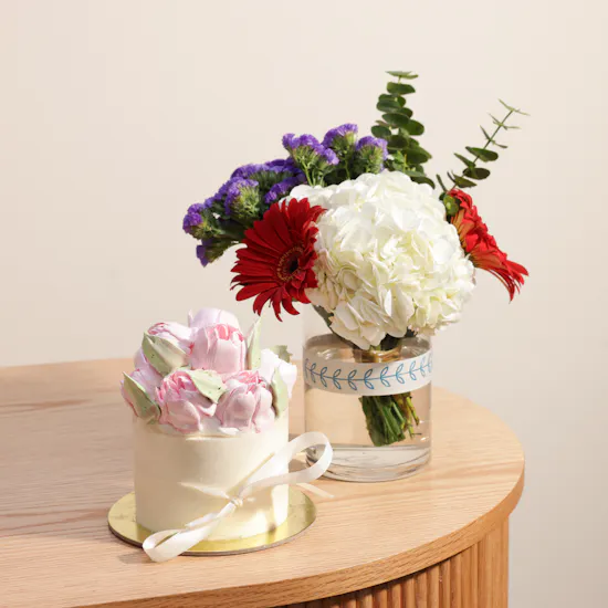Sweet Atelier Flowers Small Cake | Flowers Vase
