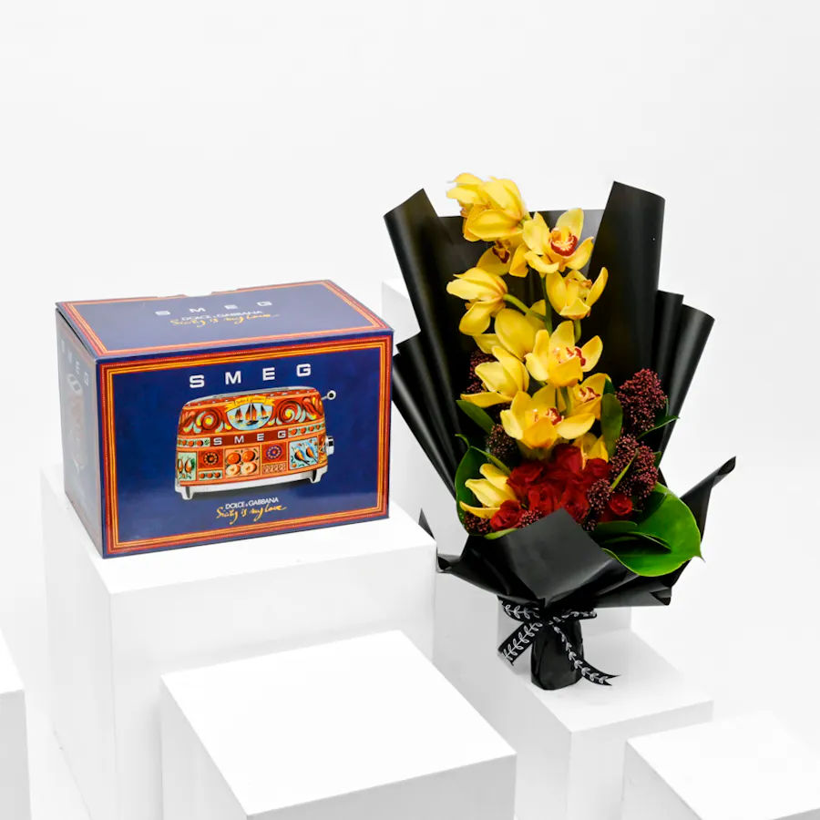 Dolce&Gabbana toaster Smeg with Warm Spring Bouquet  1