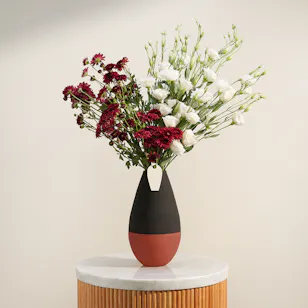 Deep Contrast Flower Vase Deep Contrast Flower Vase