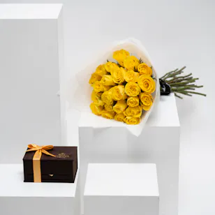 Godiva Brown Royal Mini Box | Yellow Roses Godiva Brown Royal Mini Box | Yellow Roses