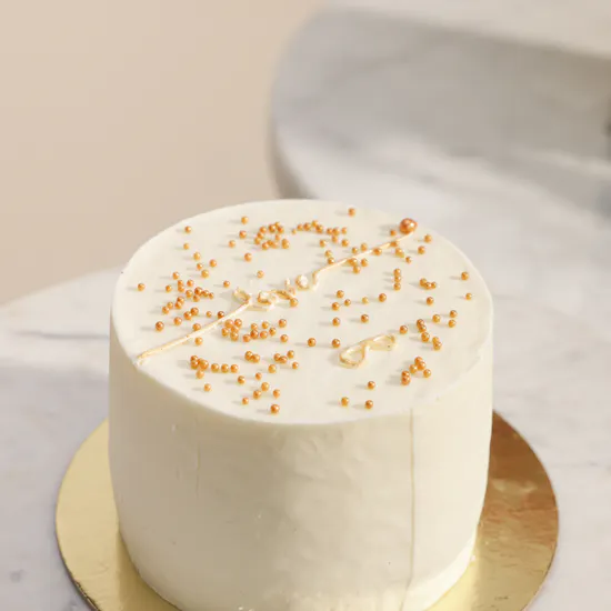 Floward Love Infinity Cake | Joyful Flowers Vase