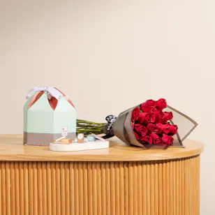Shan Shal 1Kg Chocolates Box | 15 Red Roses