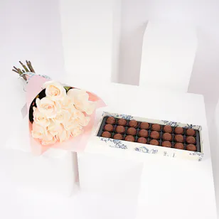 Hanoverian Truffle Chocolates Box | White Roses Hanoverian Truffle Chocolates Box | White Roses