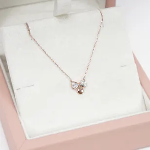 Heart Rose Necklace Studded with White Diamonds Heart Rose Necklace Studded with White Diamonds