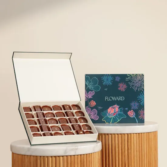 Floward Signature Medium Chocolate Box