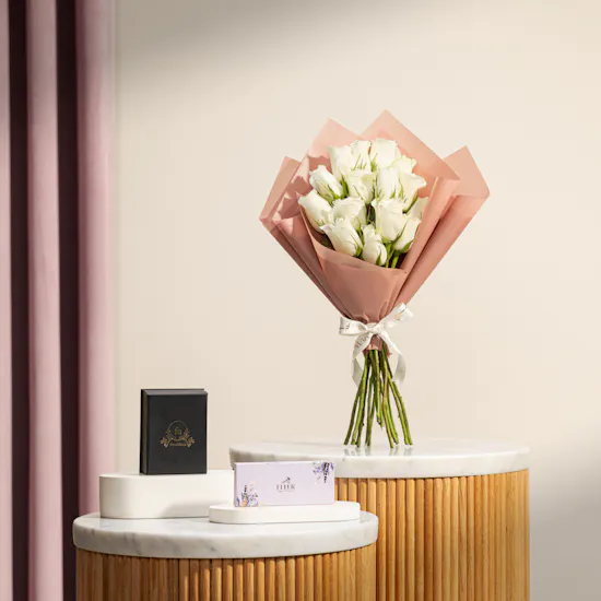 Felizmoda Flower with Pink Stones Bracelet | Fleur Chocolate Bar and Roses Bouquet