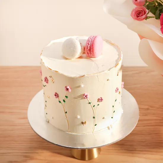 Floward Flowers with Macrons Cake | Unique Bouquet