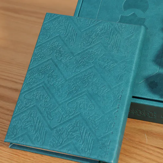 Floward Blue Holy Quran | White Roses
