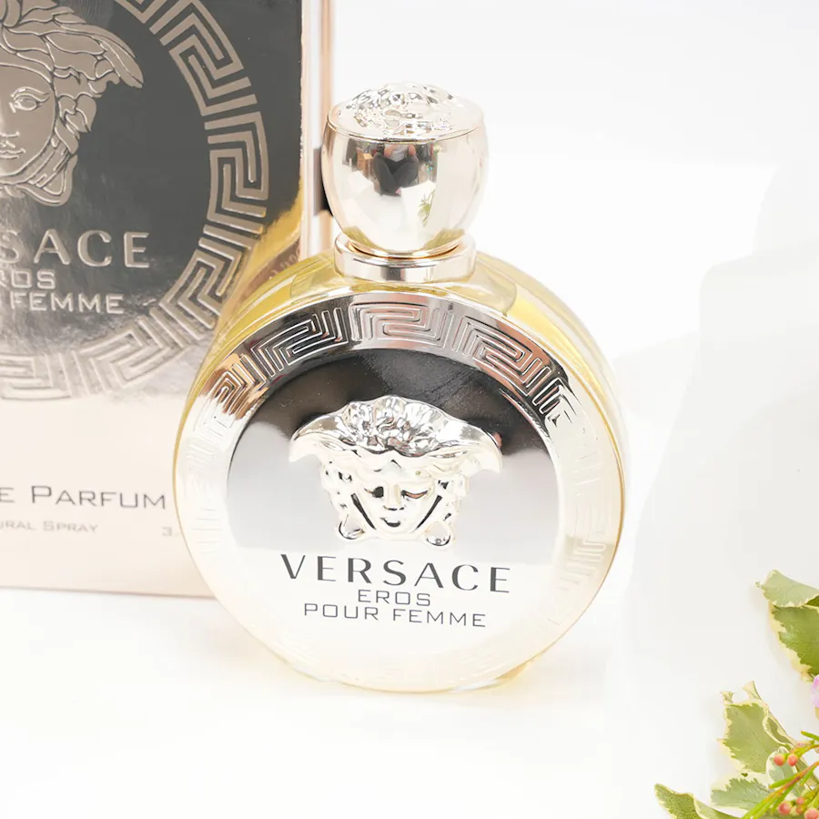 Versace Fragrance |  Delicate Roses 4