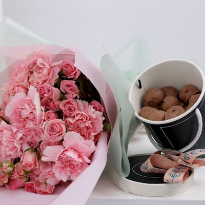 Soulmate's Soul Cup With Pink Bouquet