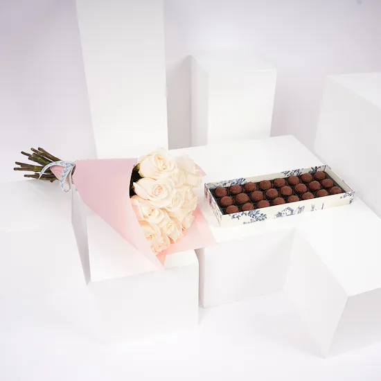 Hanoverian Truffle Chocolates Box | White Roses
