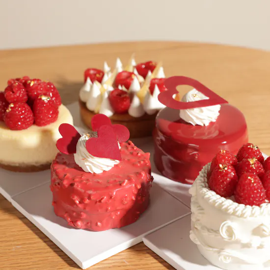 Patisserie By Guillermo Palomo Petite Cakes