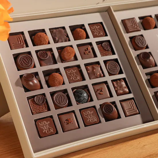 Nouga Gongrats Grad Bonbon Chocolate Box | Classy Flower Box