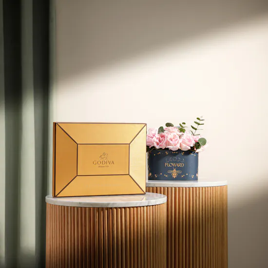 Godiva Ultimate Collection Chocolates and Biscuit Box | Smooth Melody Flower Box
