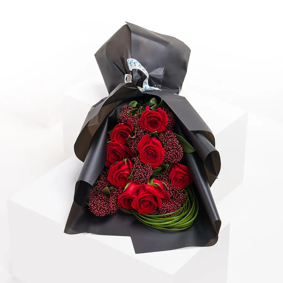 Red Roses | Black Wrap 1