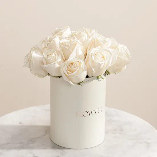 Lelido Medium Blue and White Rose Candle Bouquet | Softly Lit Gesture Flowers