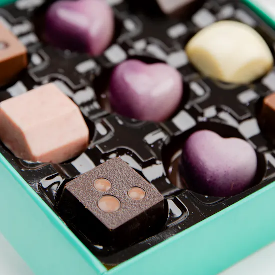 Wunder Chocolate Small Box | Pink Summer Vase