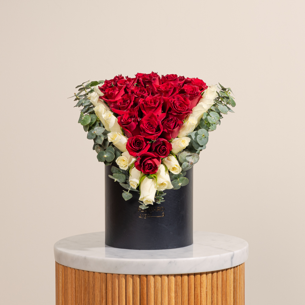 جوري احمر و ابيض | شكل قلب