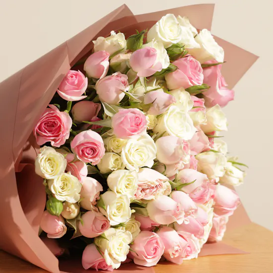NJD Mama Cupcake Box | Light of My Life Flowers Bouquet