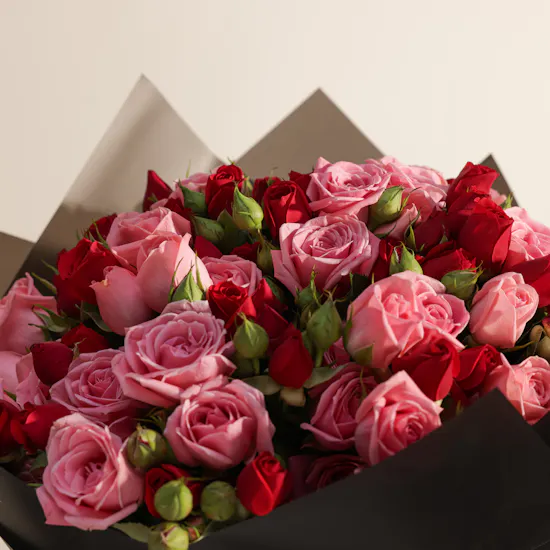 Cle Bakery Red Hearts Cake | Midnight Romance Roses Bouquet