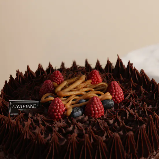 Laviviane Big Vienna Cake | Breezy Tranquil Flower Bouquet