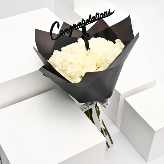 35 White Roses | Graduation Collocation