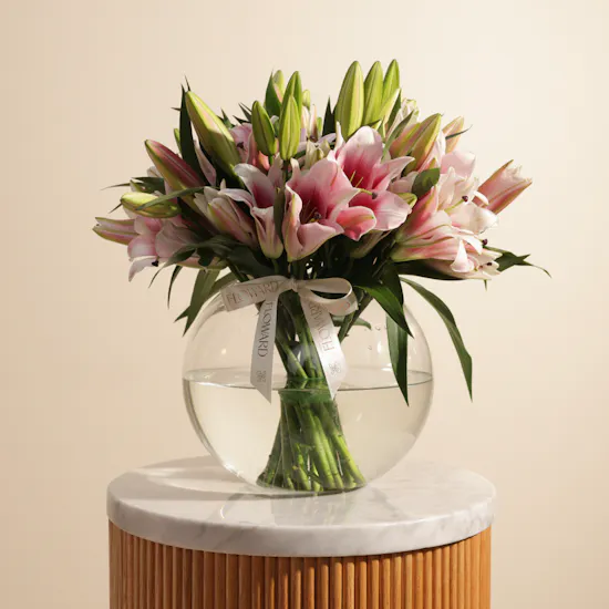 Amazing Pink Lily Vase | 20 Flowers
