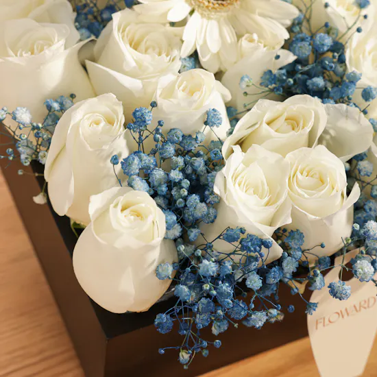 Après Al Ghaly Chocolate Tray | Elegant White Flowers
